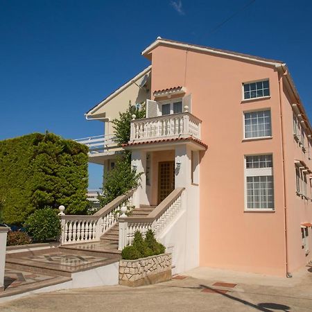 F• R• I• E• N• D• S• Bed & Breakfast Novalja Exterior foto