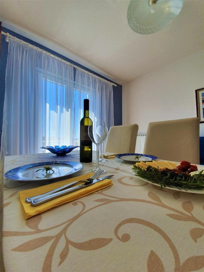 F• R• I• E• N• D• S• Bed & Breakfast Novalja Exterior foto