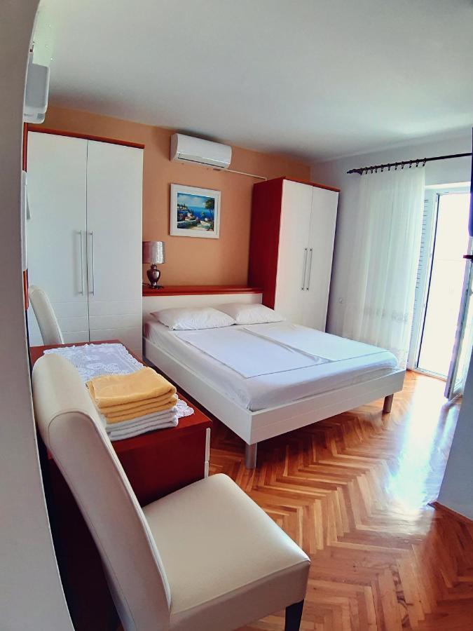 F• R• I• E• N• D• S• Bed & Breakfast Novalja Exterior foto