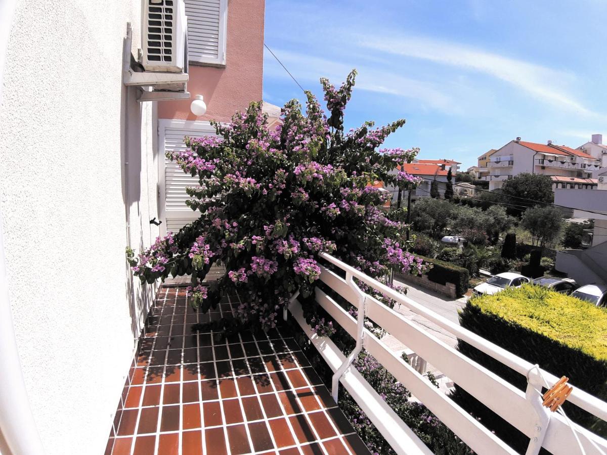 F• R• I• E• N• D• S• Bed & Breakfast Novalja Exterior foto
