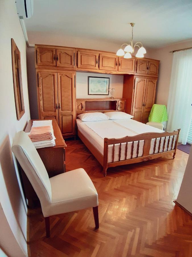 F• R• I• E• N• D• S• Bed & Breakfast Novalja Exterior foto
