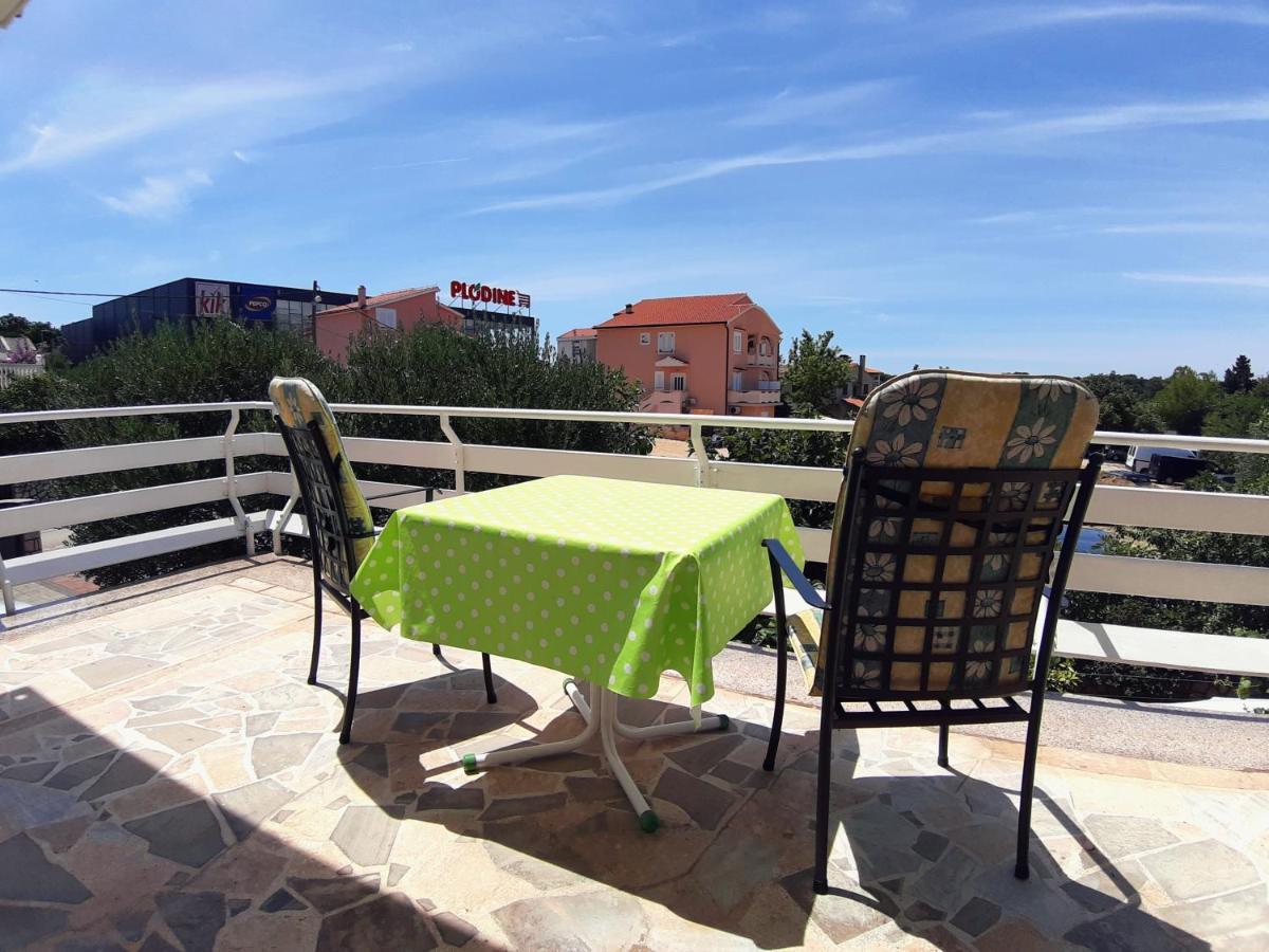 F• R• I• E• N• D• S• Bed & Breakfast Novalja Exterior foto