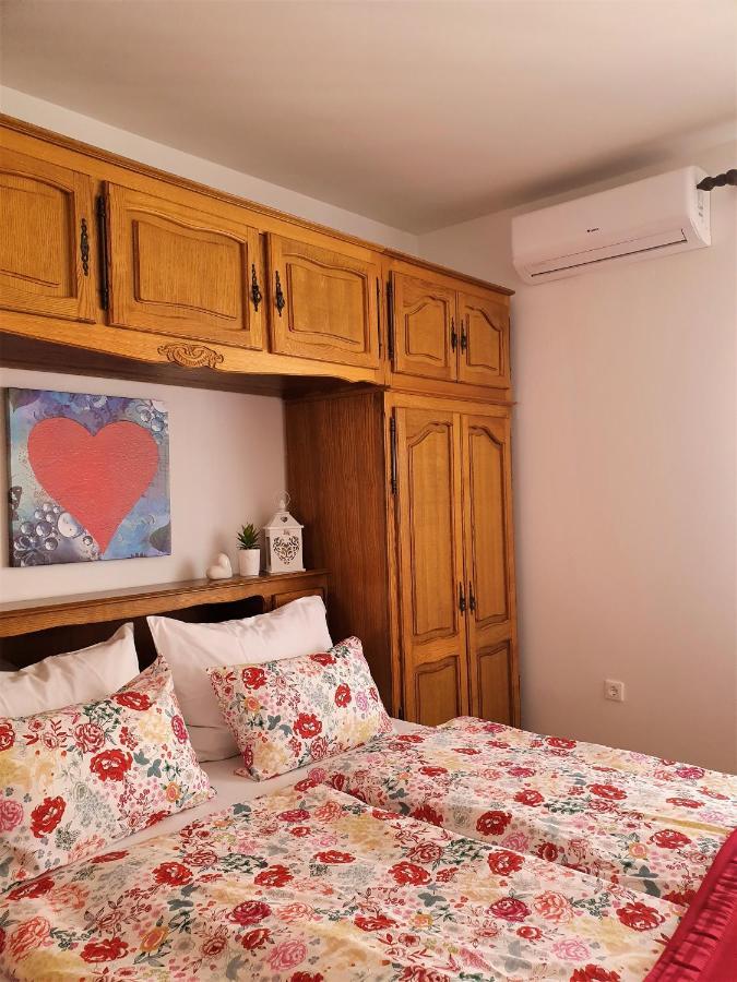 F• R• I• E• N• D• S• Bed & Breakfast Novalja Exterior foto
