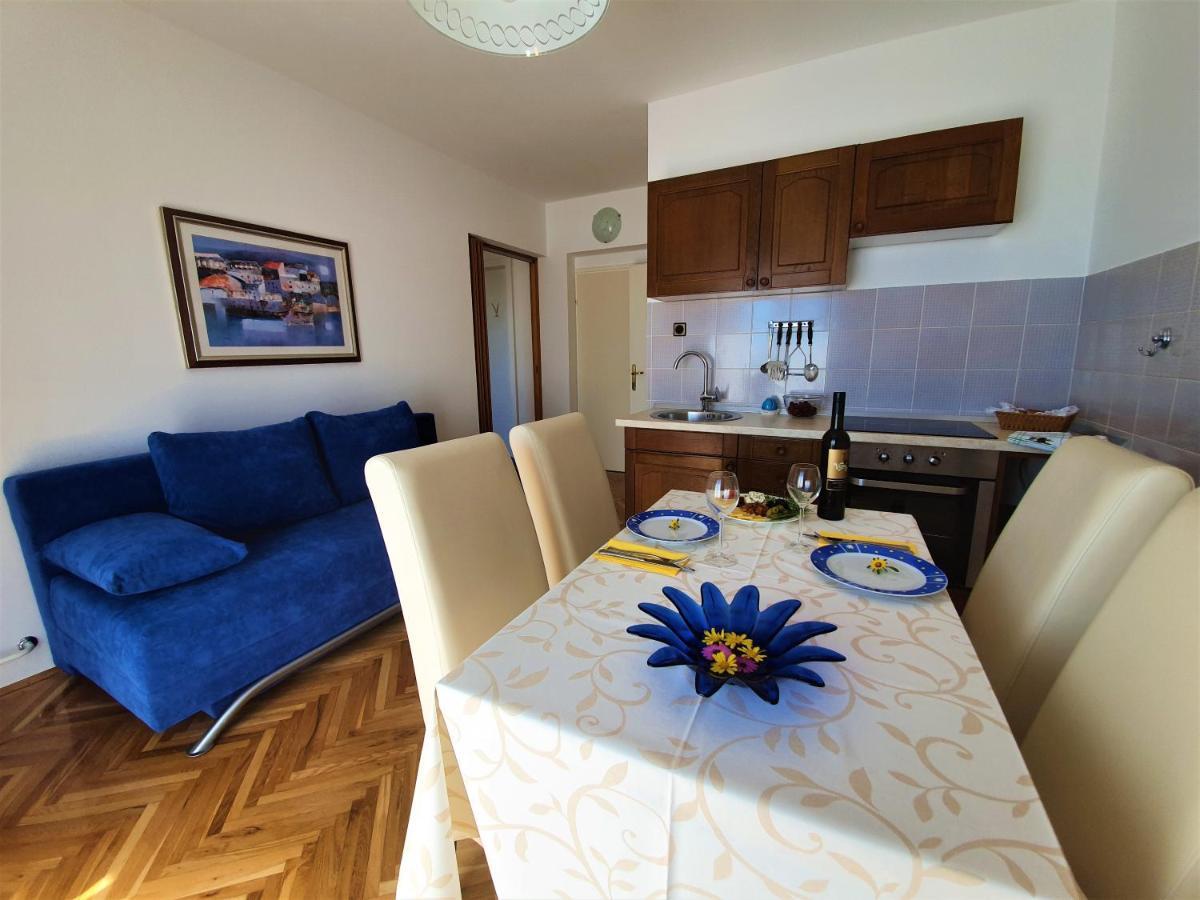 F• R• I• E• N• D• S• Bed & Breakfast Novalja Exterior foto